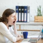 Femeie de 37 de ani, pensie lunară de 2700€: Boala misterioasă o ține acasă