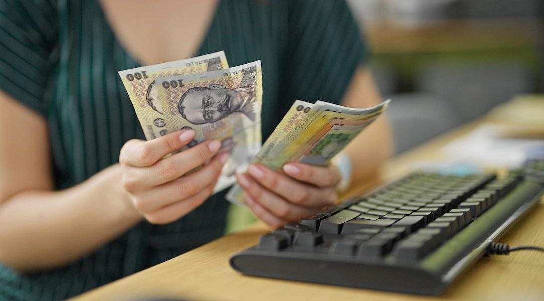 Salariul net real a scăzut cu 5% în România: Ce se întâmplă în februarie