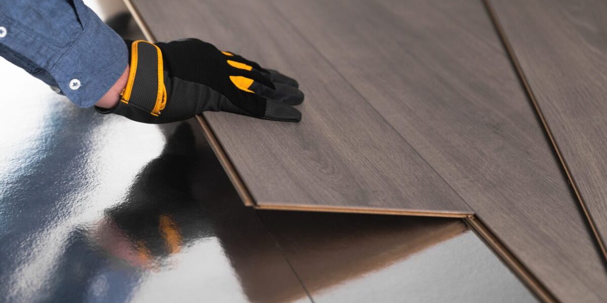 Se poate pune parchet nou peste cel vechi? Ghidul instalării fără surprize