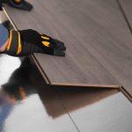Se poate pune parchet nou peste cel vechi? Ghidul instalării fără surprize