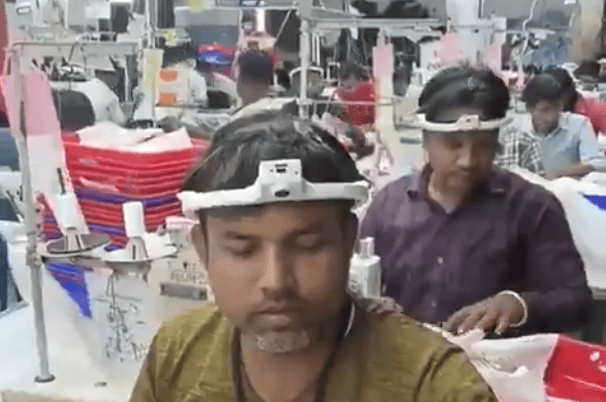 Muncitori din India, cobai pentru AI: Camere pe cap, roboți antrenați să muncească