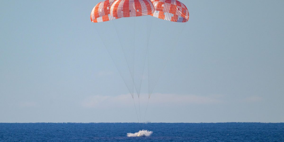 Astronauții Artemis II, Întoarcere Spectaculoasă pe Pământ După Misiunea Lunară