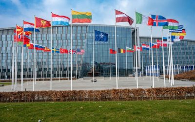 NATO, pe muchie de cuțit: Alianța Nord-Atlantică, amenințată de tensiunile SUA-Iran Alianța Nord-Atlantică (NATO) se confruntă cu o criză existențială, pusă la încercare de războiul din Ucraina și de atacurile verbale ale lui Donald Trump, fostul președinte al SUA