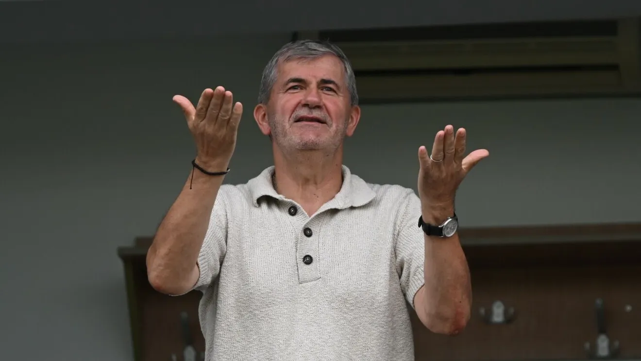 FC Botoșani a stârnit amuzament pe rețelele de socializare prin intermediul unei glume de 1 aprilie, cu o zi înaintea meciului crucial din play-out-ul Superligii, împotriva celor de la FCSB