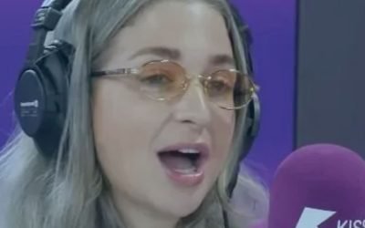 Harriet Rose pleacă de la Kiss Radio după șase ani Prezentatoarea Harriet Rose a șocat fanii, anunțând că părăsește Kiss Radio după șase ani de activitate