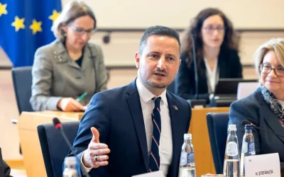 România, foc de paie? Schimbare radicală cerută, nu doar cosmetizare