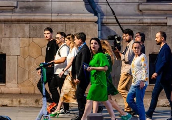 Ancheta DIICOT privind fotografiile distribuite în campania prezidențială din 2025 ridică semne de întrebare cu privire la cine a orchestrat punerea în scenă menită să influențeze rezultatul scrutinului