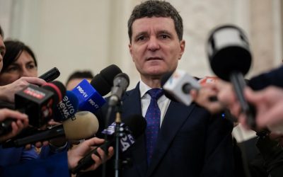 Nicuşor Dan minimizează tensiunile politice și avertizează asupra unui guvern minoritar Președintele Nicușor Dan a încercat să minimalizeze importanța tensiunilor recente din coaliția de guvernare, avertizând în același timp asupra riscurilor asociate cu o potențială trecere la un guvern minoritar