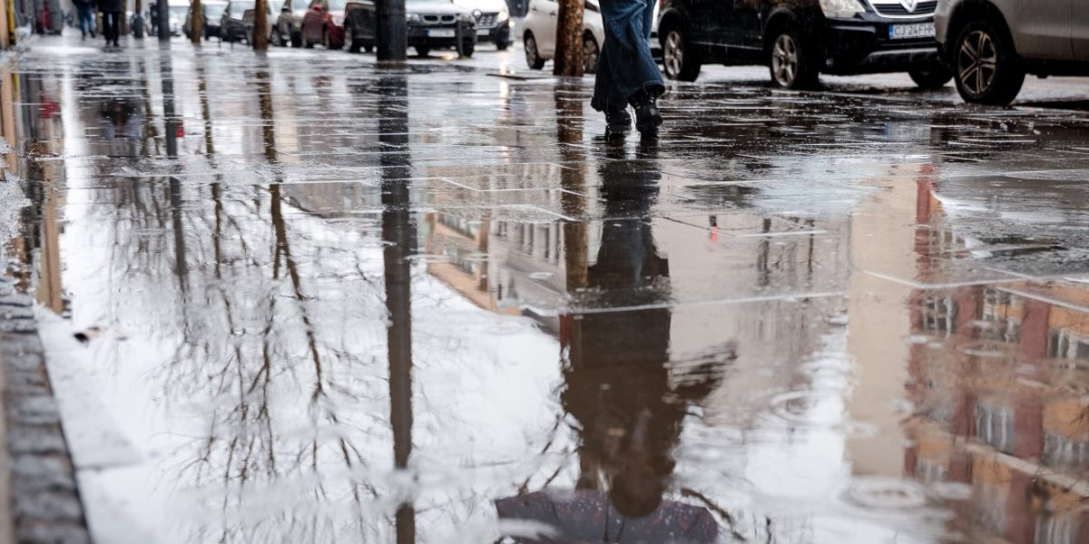 Vremea capricioasă lovește: Un fenomen se termină chiar azi