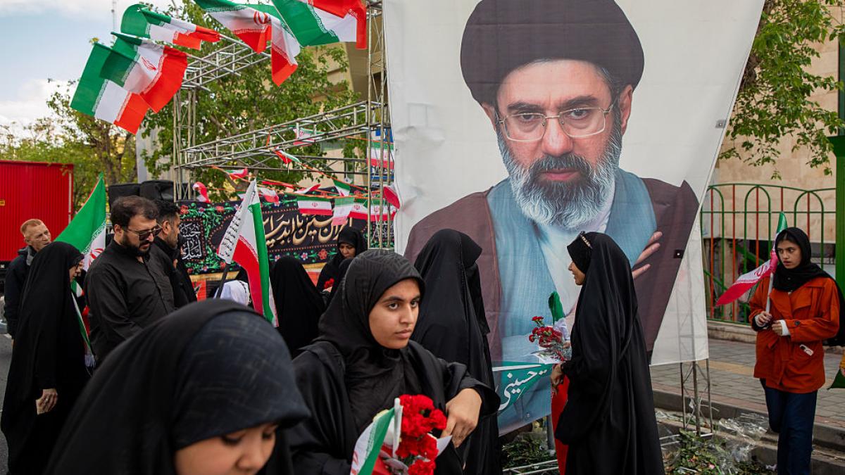 Noi detalii despre starea lui Mojtaba KHAMENEI: Descris ca „janbaz” la TV