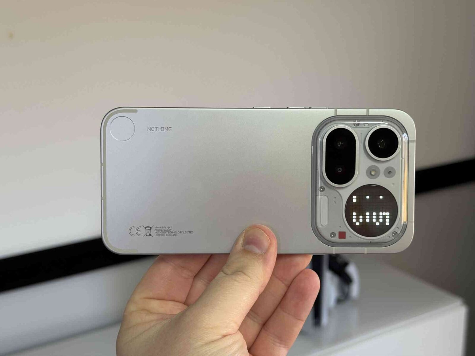 Nothing Phone 4a Pro: Telefonul care readuce aminte de OnePlus Nothing Phone 4a Pro, cel mai nou model din portofoliul companiei Nothing, a atras atenția pasionaților de tehnologie