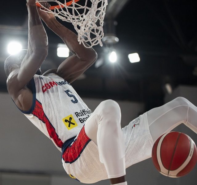 Baschet: Final de sezon regulat în Liga Națională, U BT Cluj în play-off