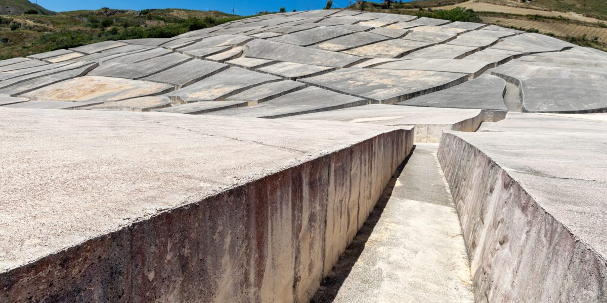 Orașul Beton, un „Pompeii” al artei: Un simbol controversat