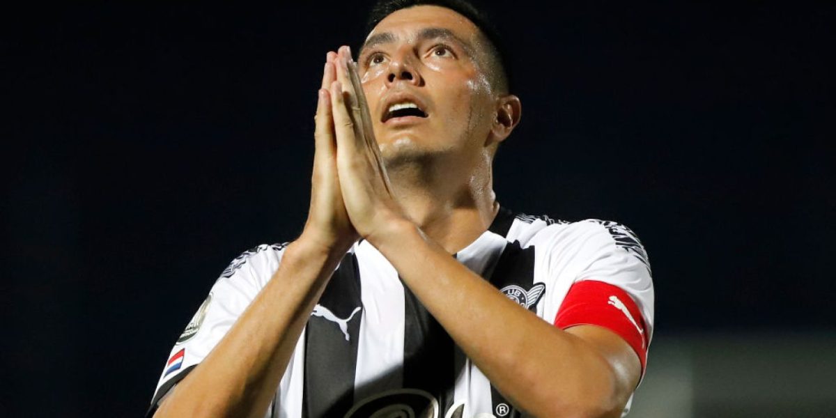 Un idol sud-american atârnă ghetele la 42 de ani