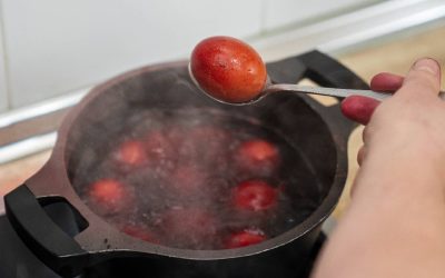 Ouă de Paște în exces? Trucuri să le păstrezi proaspete și bune de mâncat!