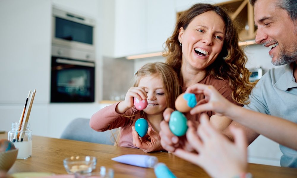 De ce ne ciocnim ouăle de Paște? Semnificația ascunsă a gestului