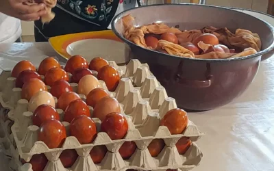 Ouă vopsite „eco”: Peste 1000 de bucăți ajung pe mesele românilor