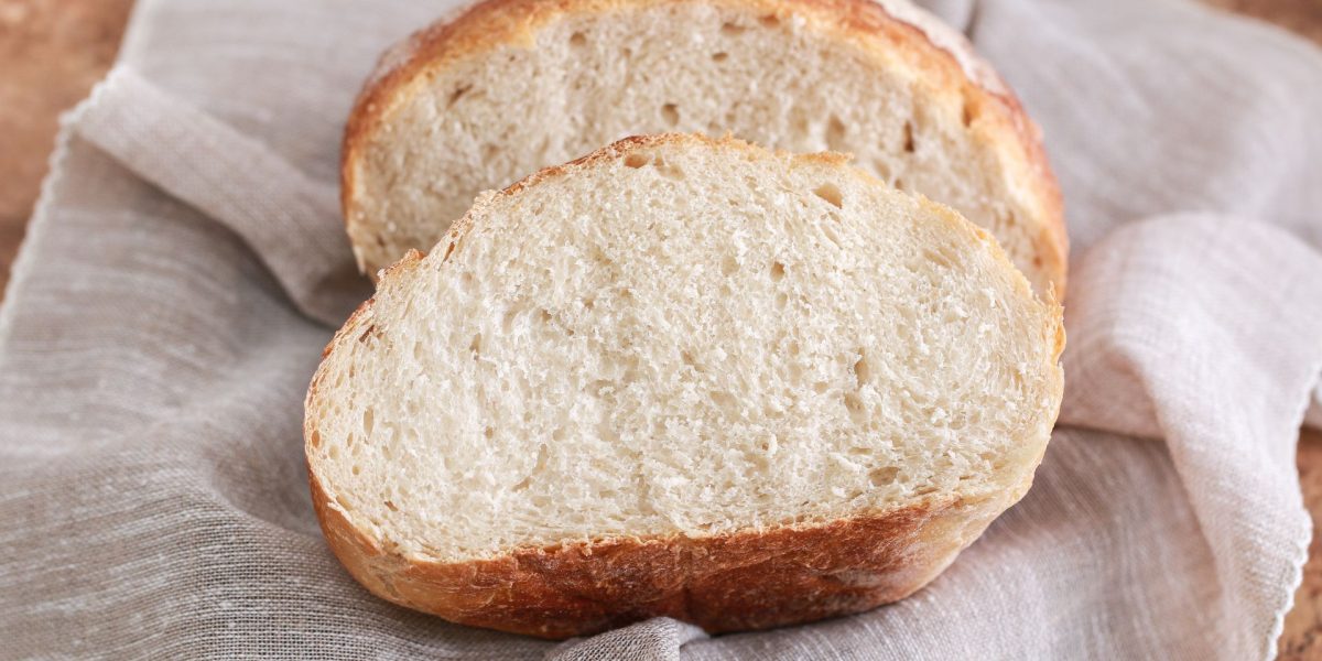 De ce pâinea te îngrașă chiar și dacă o mănânci puțin? Explicații