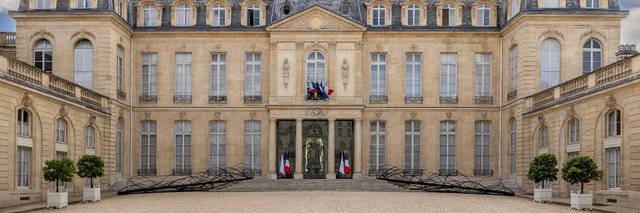 Franța: POLIȚIA a vrut să percheziționeze Palatul Elysee. Scandal cu favoritisme