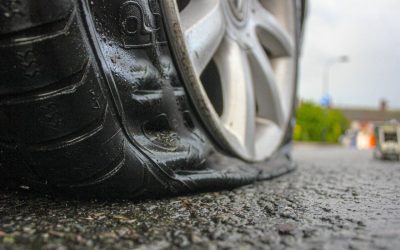 Schimbarea roții: Sfaturi vitale să nu fii victima unor infractori
