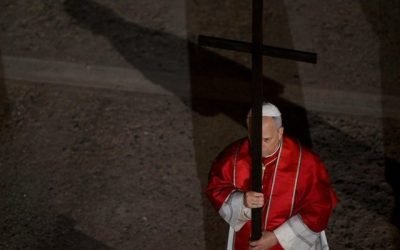 În prima sa Vinere Mare ca suveran pontif, Papa LEON al XIV-lea a marcat un moment istoric, conducând personal Calea Crucii la Colosseum, în Roma