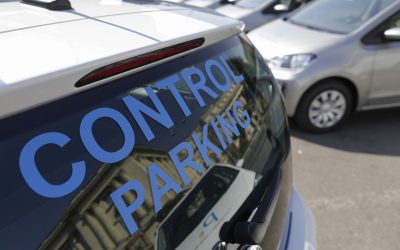 Dezbatere publică, mimată de Primăria Capitalei în cazul eliminării parcării gratuite Bucureștenii au fost privați de o dezbatere publică reală privind eliminarea parcării gratuite pentru anumite categorii de autovehicule