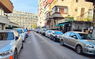 Parcarea gratuită pentru mașinile electrice, prelungită până în 2027 Consiliul General al Municipiului București (CGMB) a votat pentru menținerea parcării gratuite pe locurile administrate de Primăria Capitalei pentru posesorii de mașini electrice