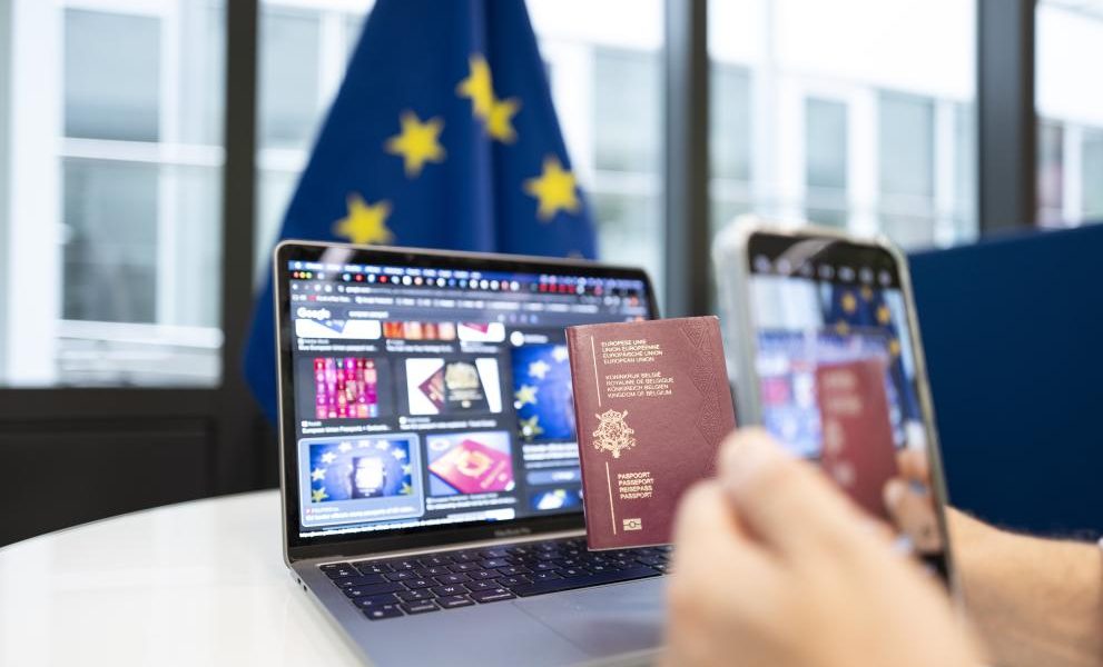 Noua identitate electronică a UE: Riscuri și beneficii pentru cetățeni