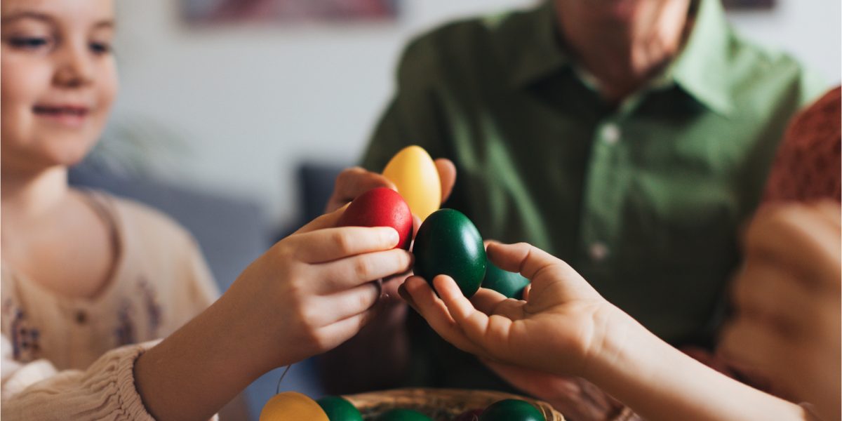 Majoritatea românilor, Paștele: Sărbătoare religioasă, arată un sondaj