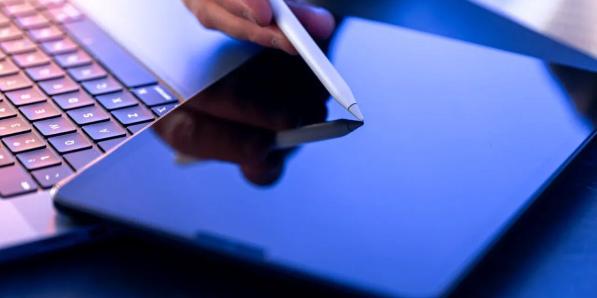 Actualizare falsă, atac cibernetic: Parole și date bancare, furate