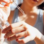 Peptidele, elixirul tinereții? Promisiuni mari, riscuri pe măsură pentru sănătate