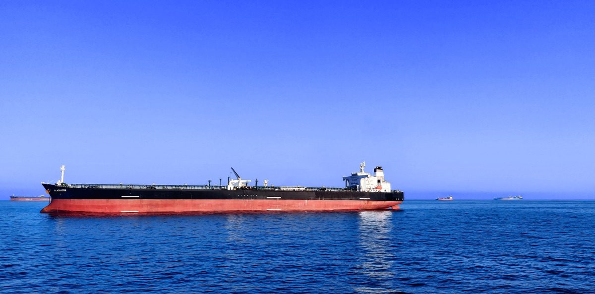 Petrolul crește cu 13% după discursul lui Trump despre Iran