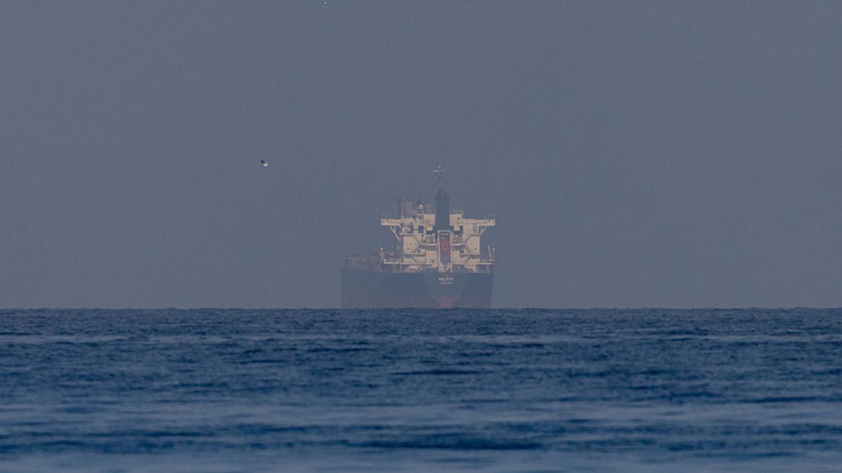 Petroliere iraniene sfidează blocada SUA: Cinci nave au trecut prin Ormuz