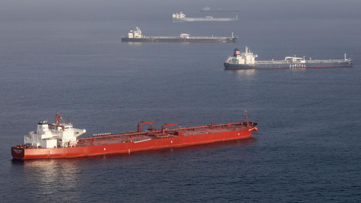 Petrolierele își schimbă ruta: Motorina din SUA, redirecționată spre Asia, ocolește Europa Competiția acerbă pentru resurse, amplificată de războiul din Iran, se resimte și pe mare