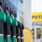 Ieftinire-ȘOC la pompă: Benzina și motorina, mai ieftine azi. Cât plătești acum