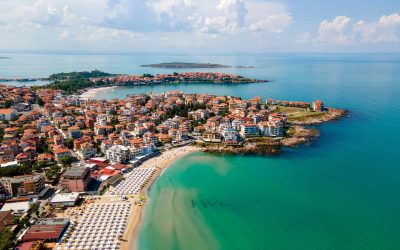 Sozopol: BRITANICI veniți în MASĂ pe litoralul bulgăresc, un ADEVĂRAT magnet