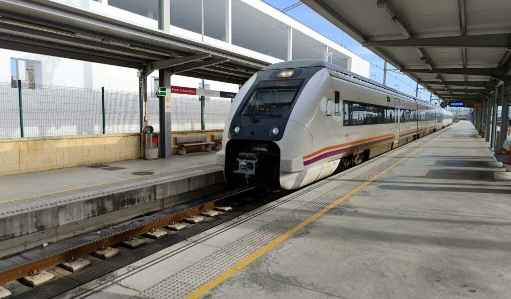 Comisia Europeană oferă 40.000 de bilete gratuite de tren pentru tinerii europeni Tineri de 18 ani din spațiul european au din nou șansa de a călători gratuit prin Europa