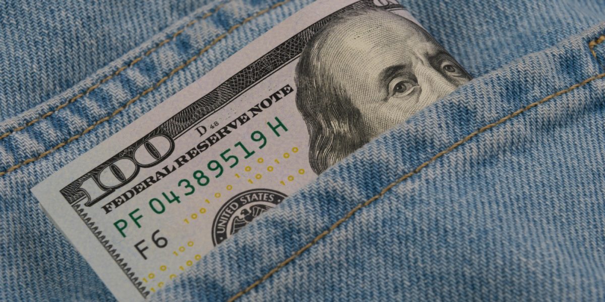 Iar în SUA, inflația accelerează: 3,3% din cauza carburanților