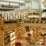 Mall-ul sfidător: Unicul centru comercial deschis de Paște în România