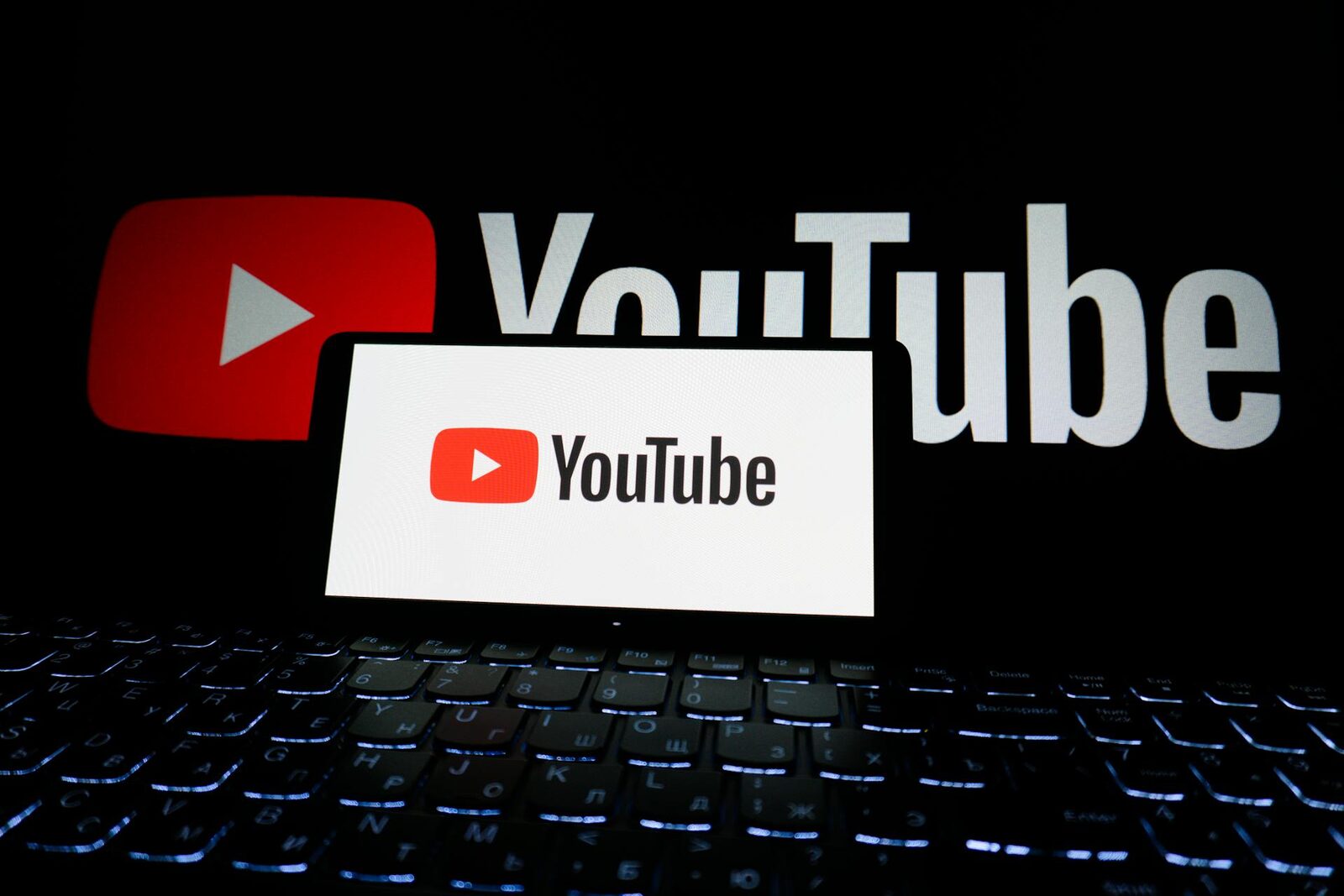 O eroare a sistemului automat de la YouTube a dus la blocarea temporară a unui videoclip Nvidia, dedicat noii tehnologii de inteligență artificială DLSS 5