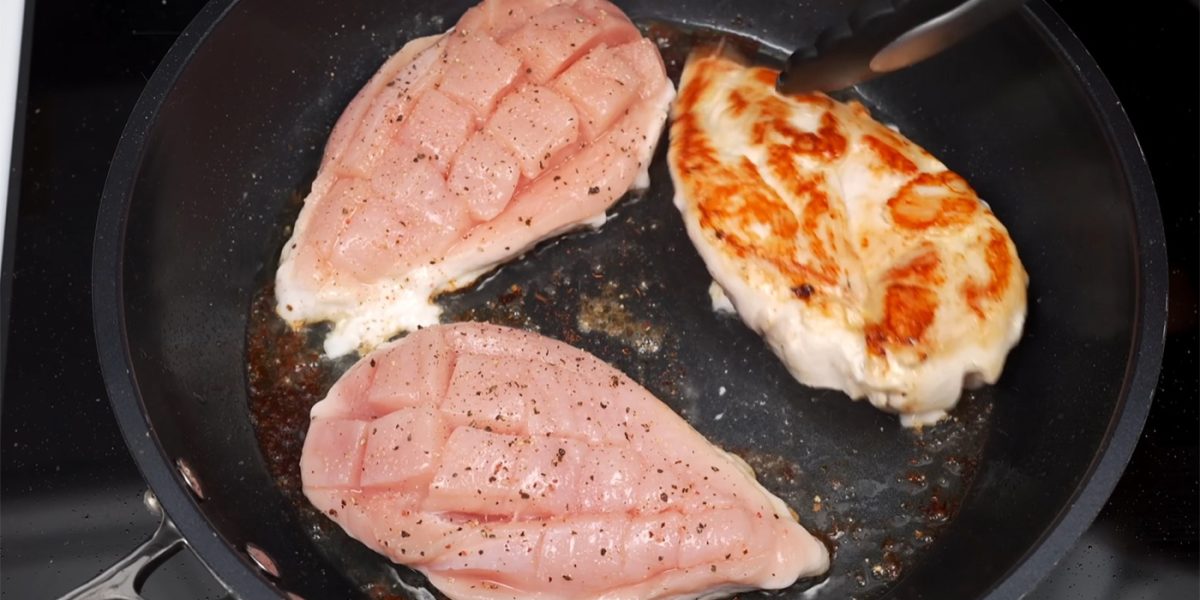 Cât timp fierbi pieptul de pui? Secretul unui preparat suculent