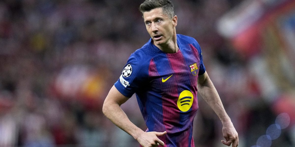 Lewandowski pleacă de la FC Barcelona? Starul polonez negociază cu greii Europei