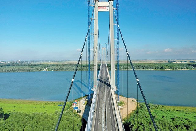 WeBuild Spa, compania italiană cunoscută pentru construcția Podului de la Brăila și a Magistralei 5 de metrou din București, a raportat o creștere a cifrei de afaceri în România cu 12% în 2023, ajungând la 2,2 miliarde de lei, conform datelor de la Ministerul Finanțelor Publice (mfinante.ro)