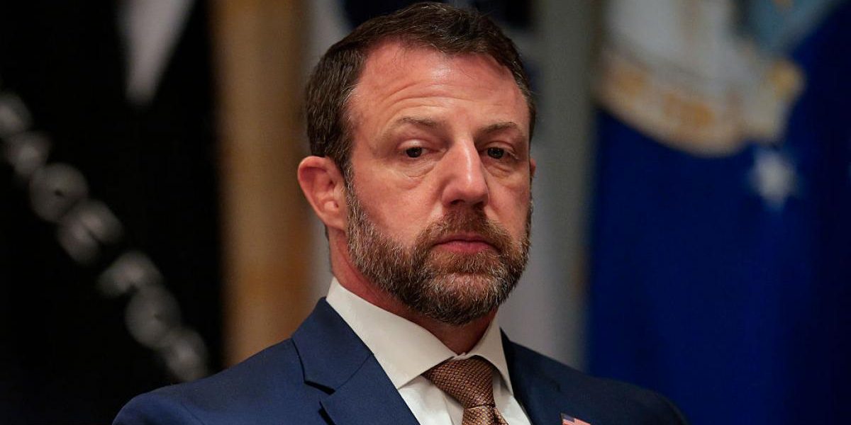 Noul succesor al lui Kristi Noem, criticat dur la-nceput de mandat