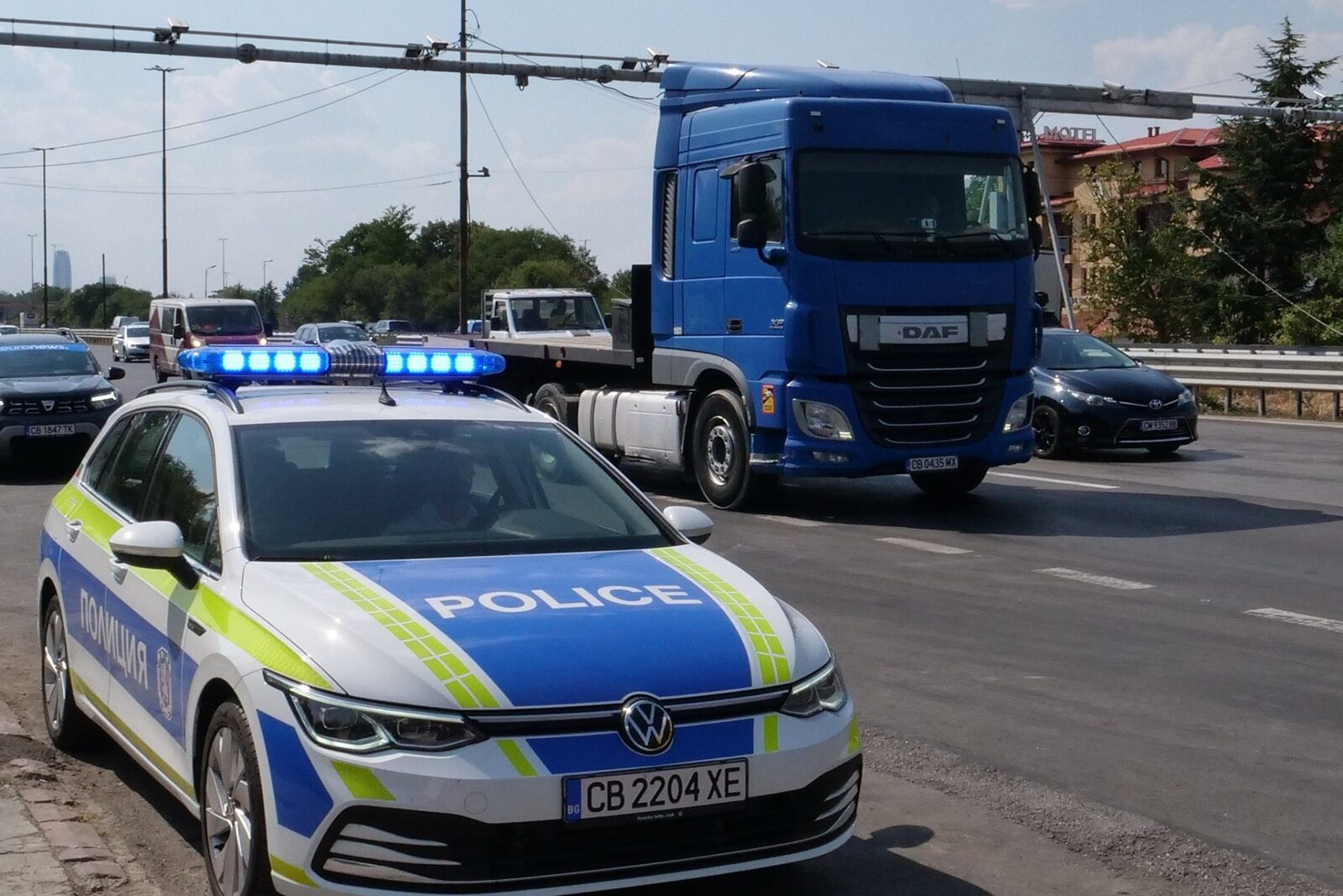 Șofer bulgar, prins beat criță și drogat pe autostradă, cu un istoric bogat de încălcări rutiere Un bărbat de 39 de ani din Bulgaria a fost reținut pe autostrada Struma, după ce a fost depistat conducând sub influența alcoolului și a cocainei