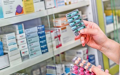 În România: 400 de farmacii publice în spitale, afacere cu profit?