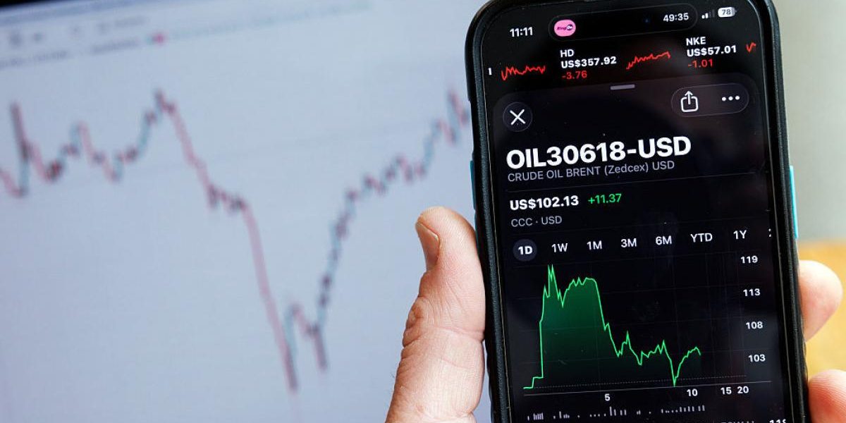 Petrolul spre 100 de dolari! Prețul, explozie de 6% față de vinerea trecută