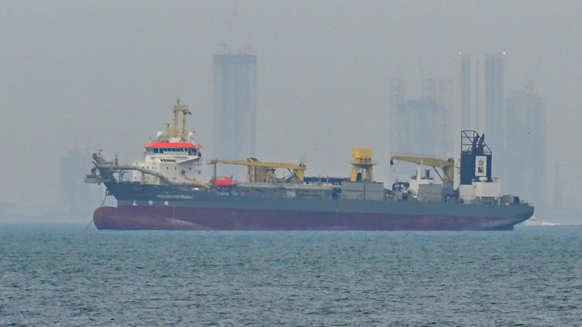 Navele trec prin Ormuz după armistițiul SUA-Iran: Ce-i cu petrolul?