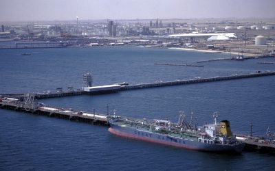 Petrolul, între 97 și 130 de dolari: Care e prețul REAL?