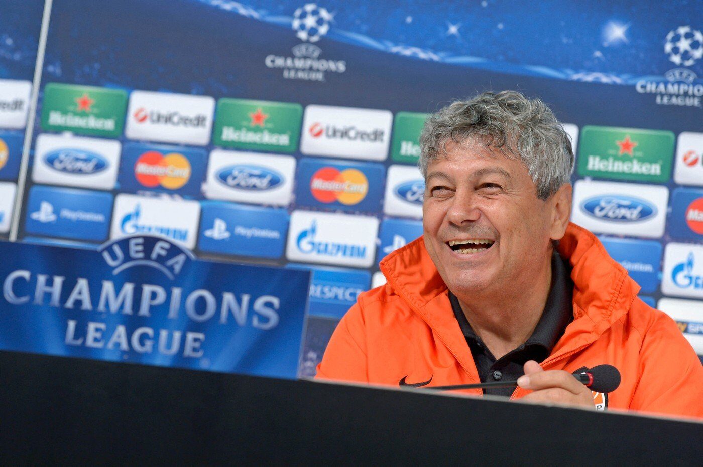 Mircea Lucescu, omagiat de presa italiană după moartea sa la 80 de ani Decesul lui Mircea Lucescu la vârsta de 80 de ani a stârnit un val de emoție în lumea fotbalului, în special în Italia, țara unde antrenorul român a lăsat o amprentă profundă